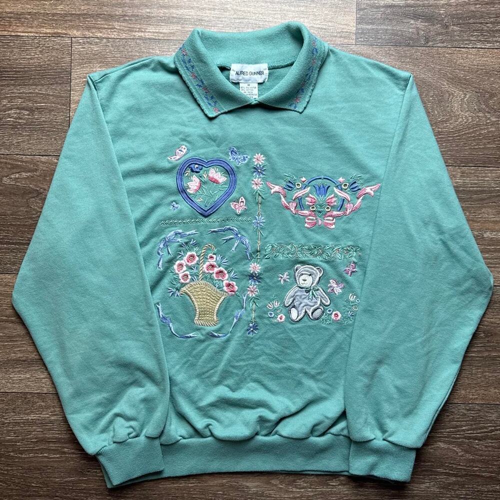 Vintage Teal Alfred Dunner Embroidered Floral & Teddy Bear Design Sweatshirt